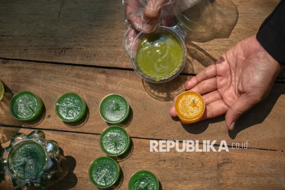 Minyak Jelantah Jadi Lilin Aromaterapi, Hasil Penjualan Bantu Pengadaan Air Bersih Bagi Desa
