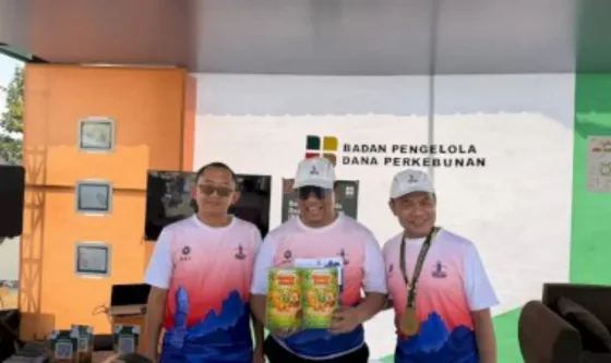 BPDP Menyerahkan Katalog 100 Produk  UMKM Sawit Kepada Kementerian Perekonomian