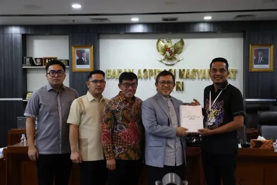 BAM DPR RI Mendorong Penyelesaian Sengketa Kemitraan Petani Sawit Riau dengan PTPN